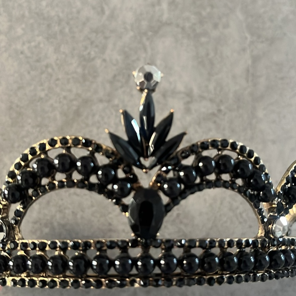 Tiara - Picture 6 of 8